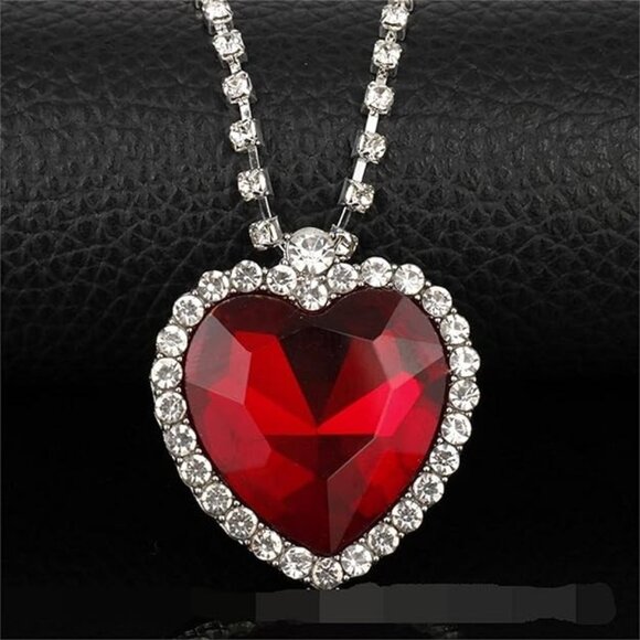 Red Titanic Heart of the Ocean Crystal Pendant Necklace Rhinestone Jewelry - Picture 1 of 6